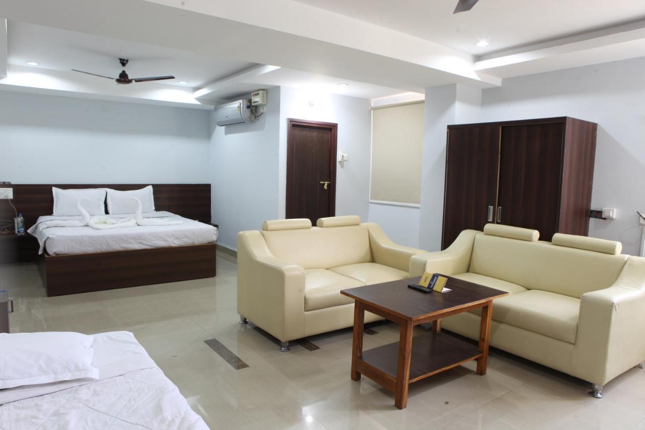 Nova Pride Hotel Hyderabad Exterior foto