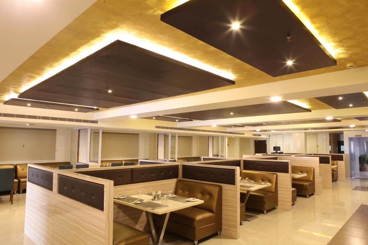 Nova Pride Hotel Hyderabad Exterior foto