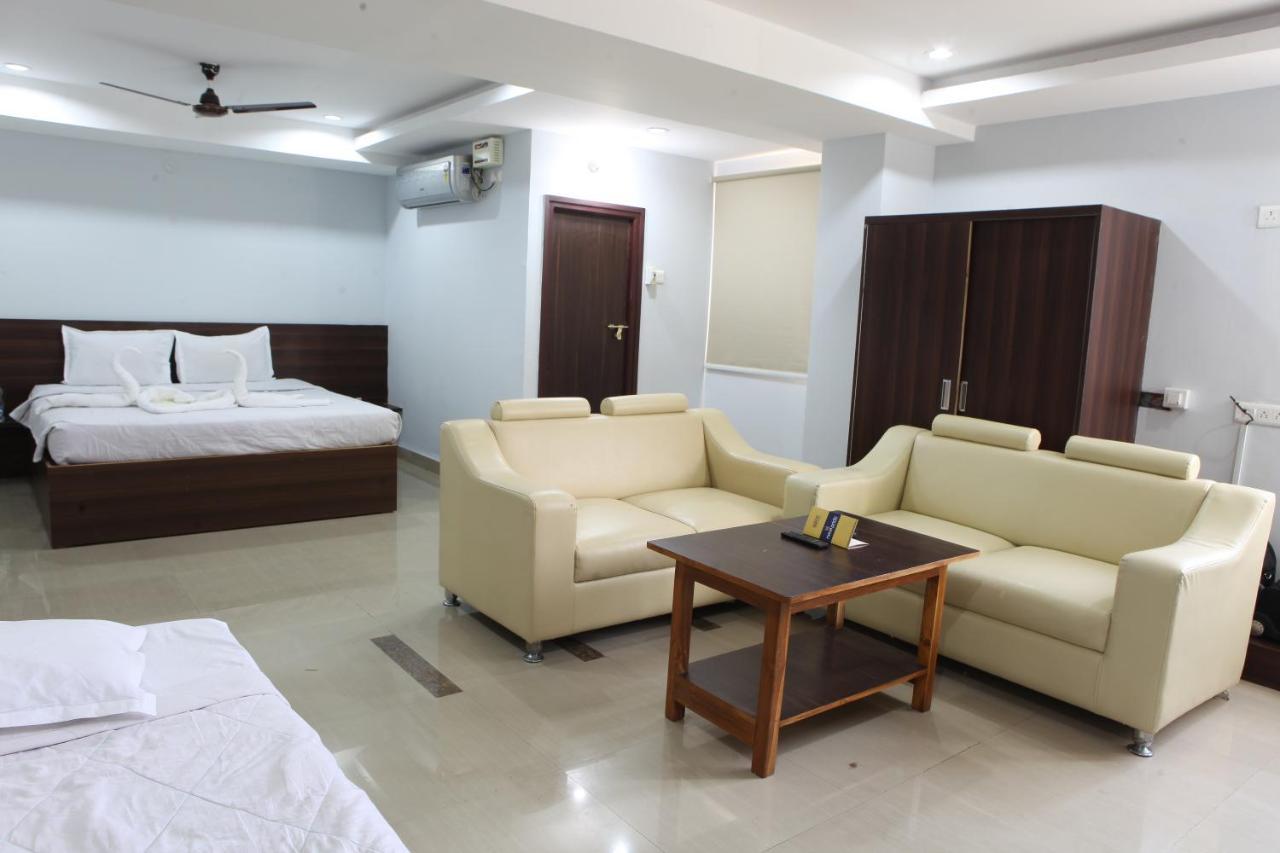 Nova Pride Hotel Hyderabad Exterior foto