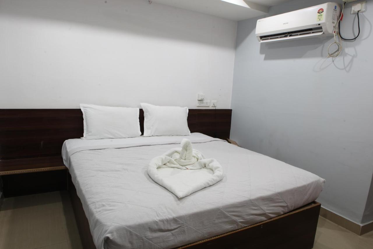 Nova Pride Hotel Hyderabad Exterior foto